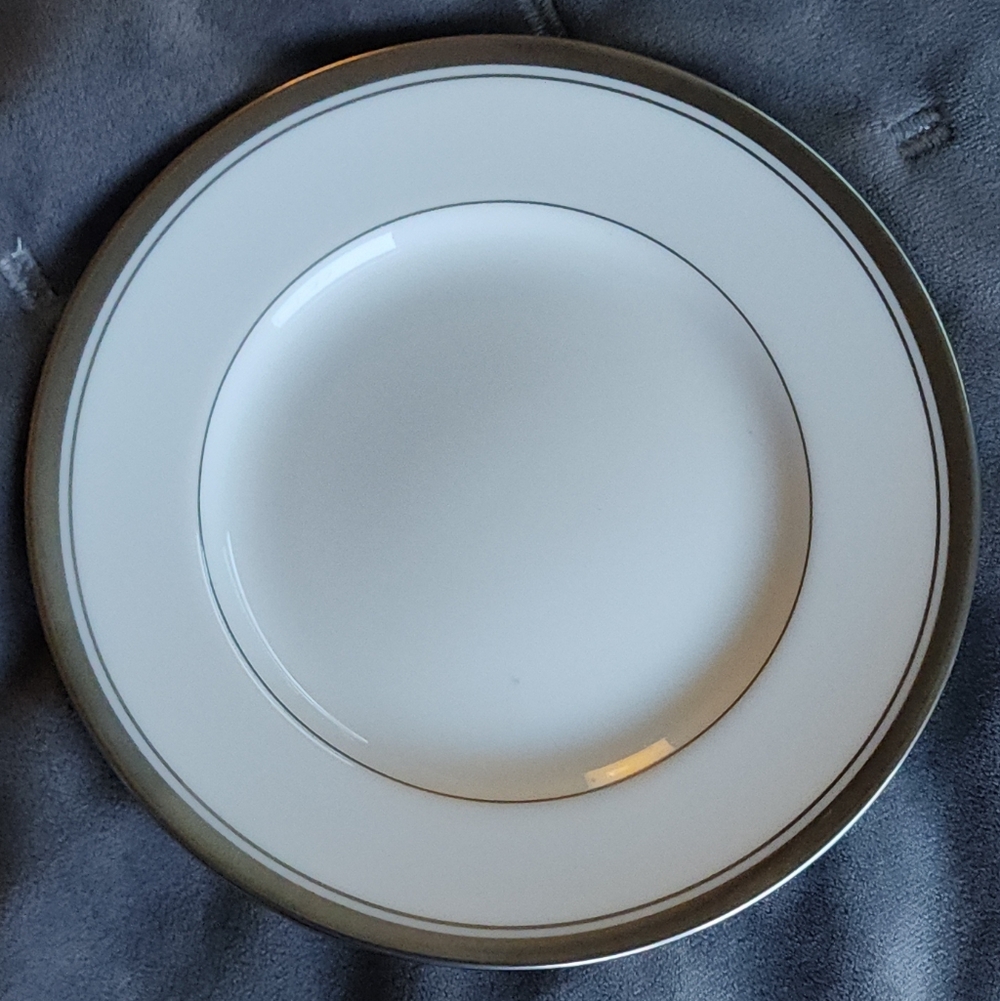 Pair Waterford Harcourt Platinum Bread Butter Plates 6” Fine China England